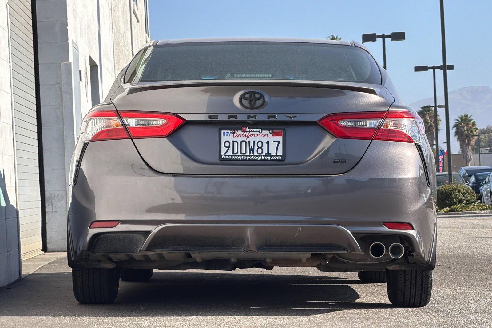 Used 2018 Toyota Camry SE w/ Moonroof Package FWD image 5