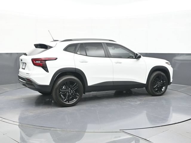 New 2026 Chevrolet Trax ACTIV w/ Sunroof Package FWD image 11