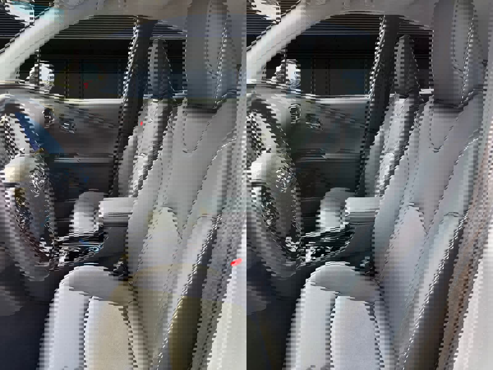 Used 2020 Toyota Prius Prime XLE image 2