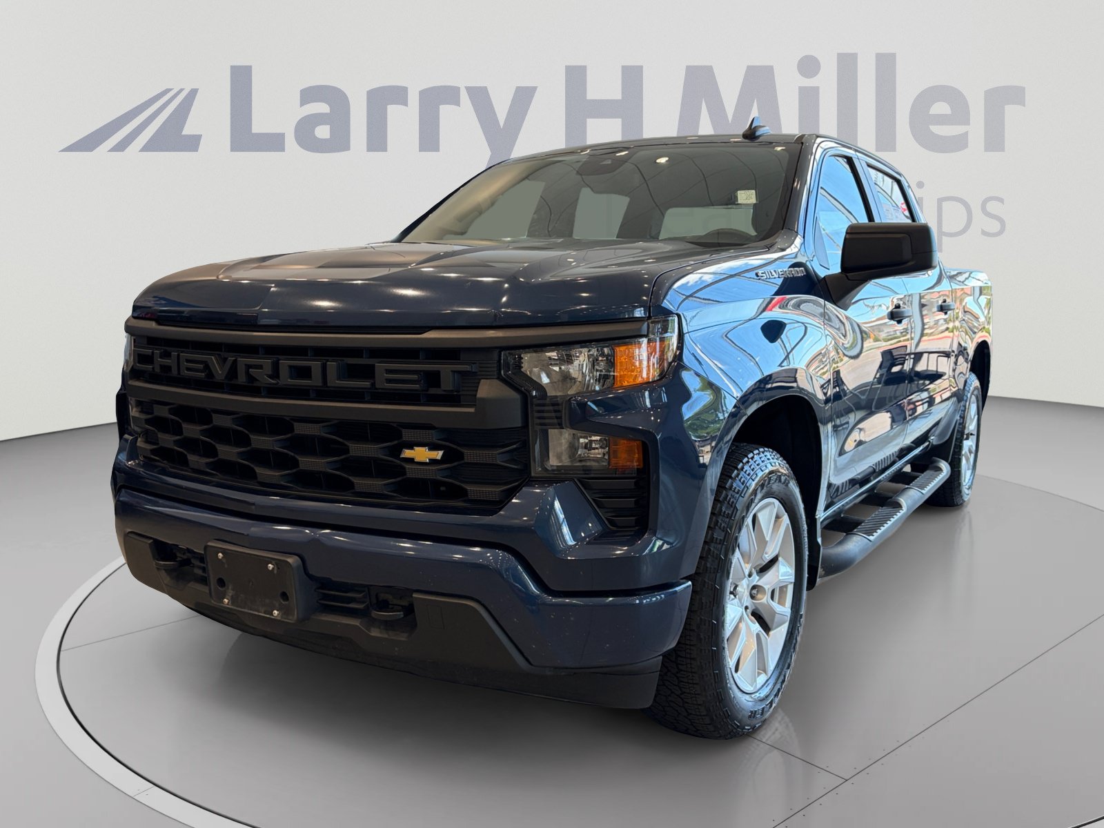 Used 2022 Chevrolet Silverado 1500 Custom AWD/4WD image 1