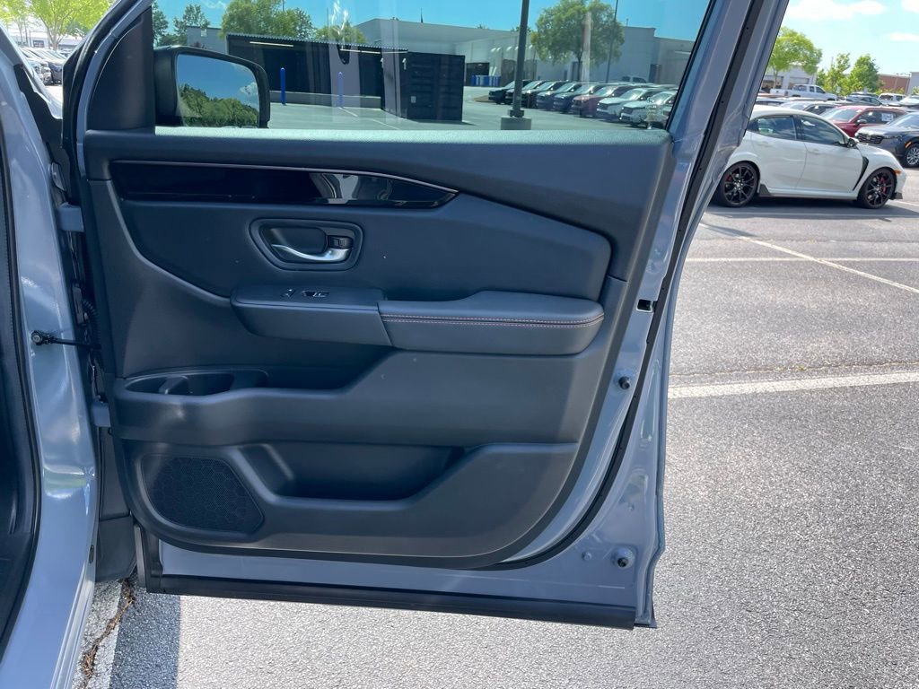 Certified 2024 Honda Pilot TrailSport image 33