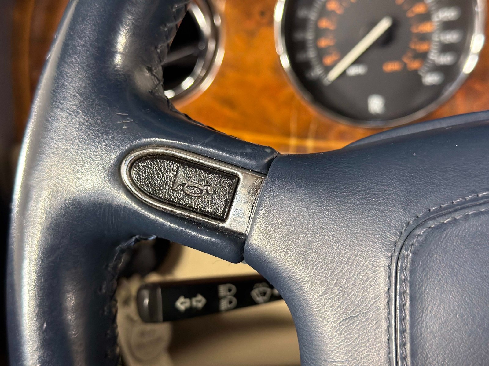 Used 2000 Rolls-Royce Corniche RWD image 38