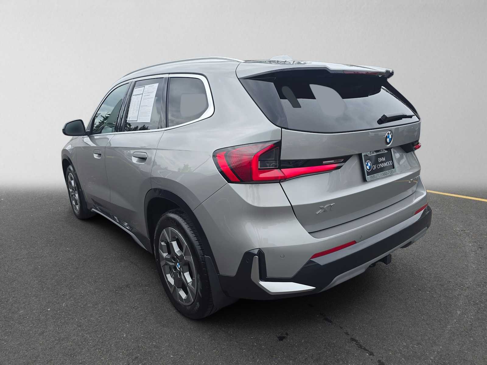 Used 2025 BMW X1 xDrive28i w/ Convenience Package AWD/4WD image 5