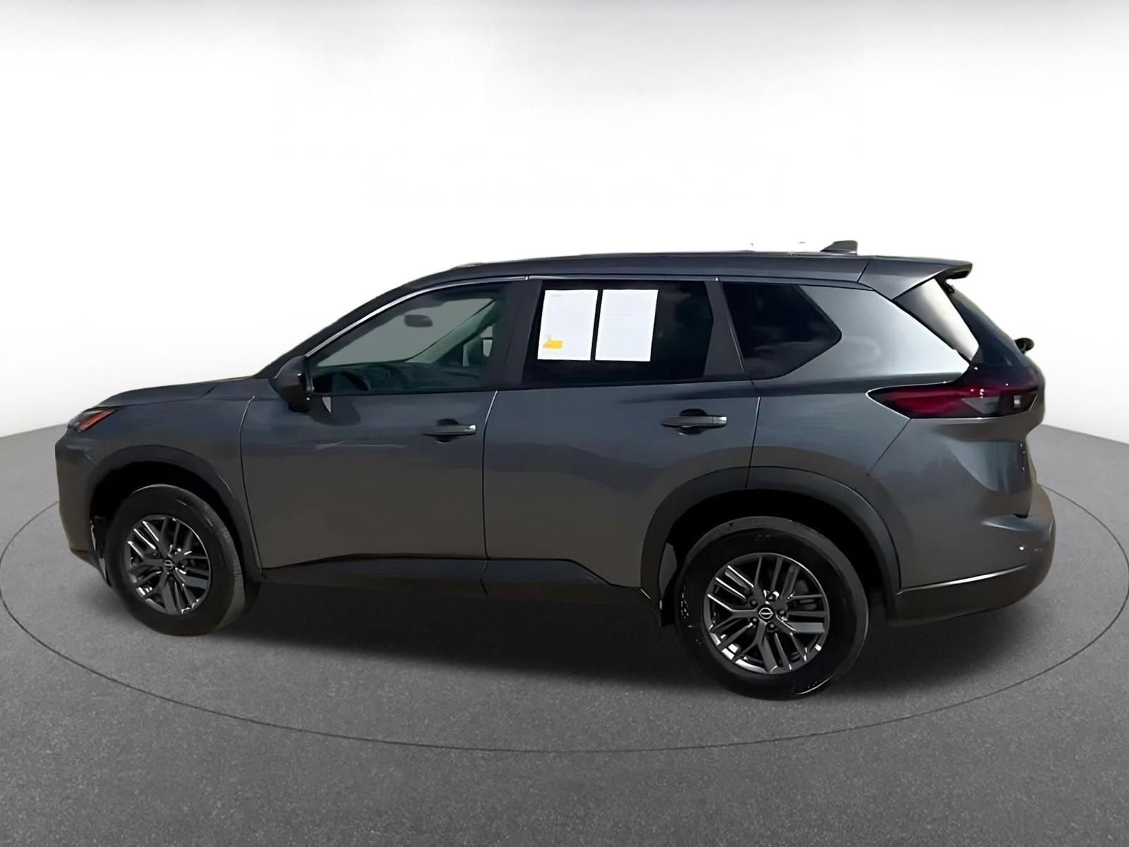 Used 2026 Nissan Rogue SV AWD/4WD image 10