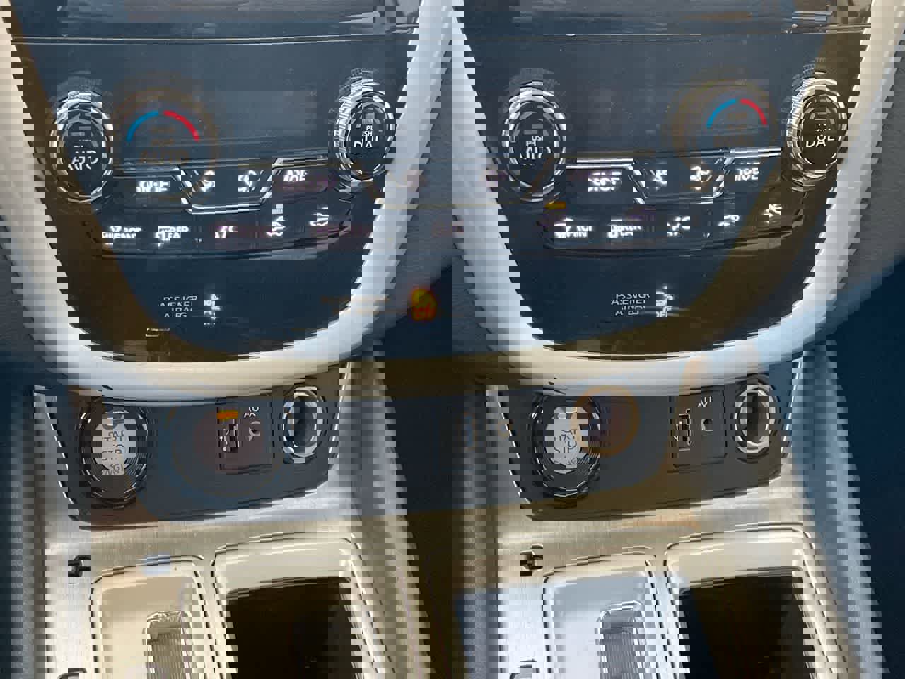 Used 2018 Nissan Murano SV image 17