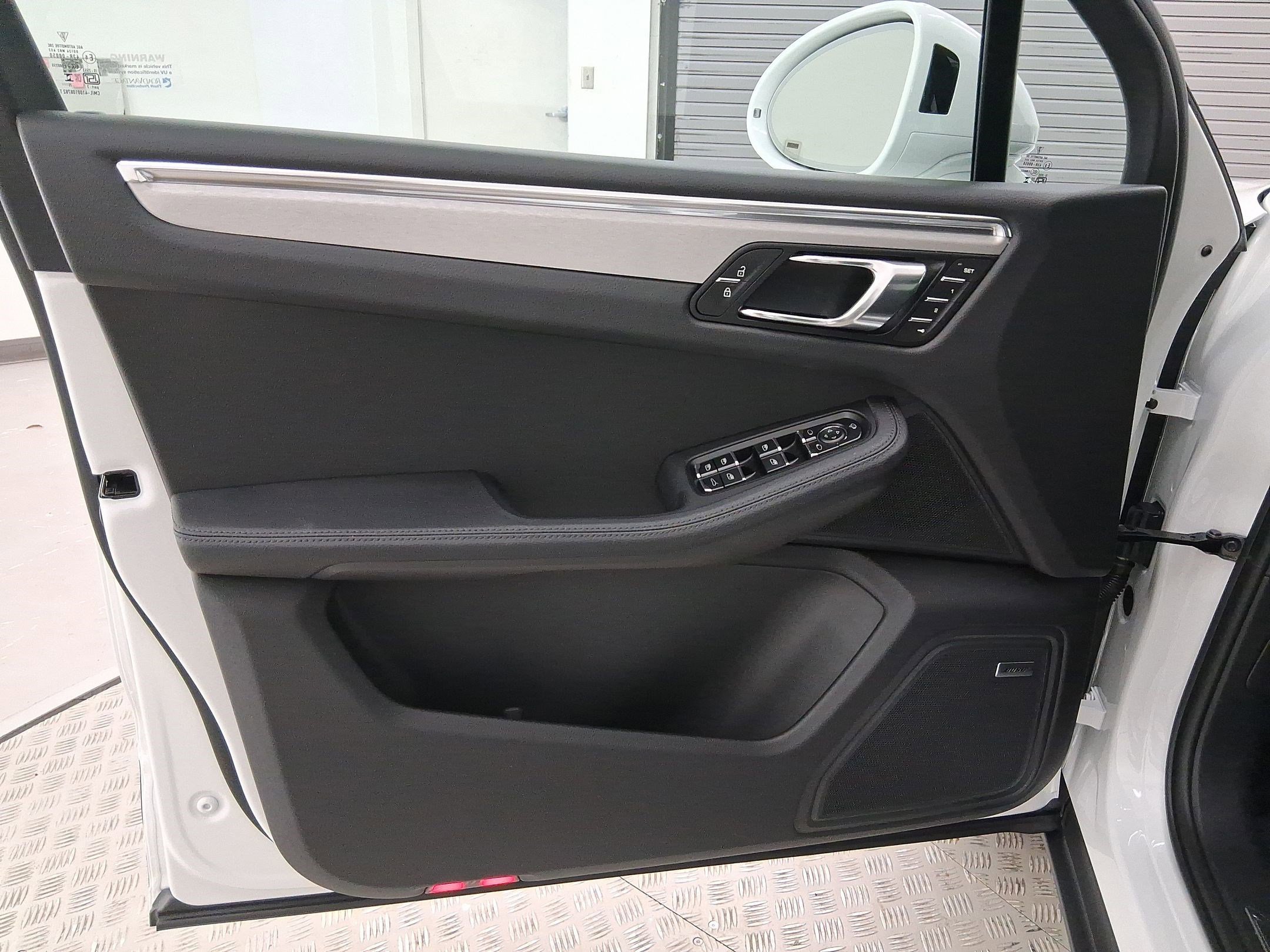 Used 2026 Porsche Macan image 22