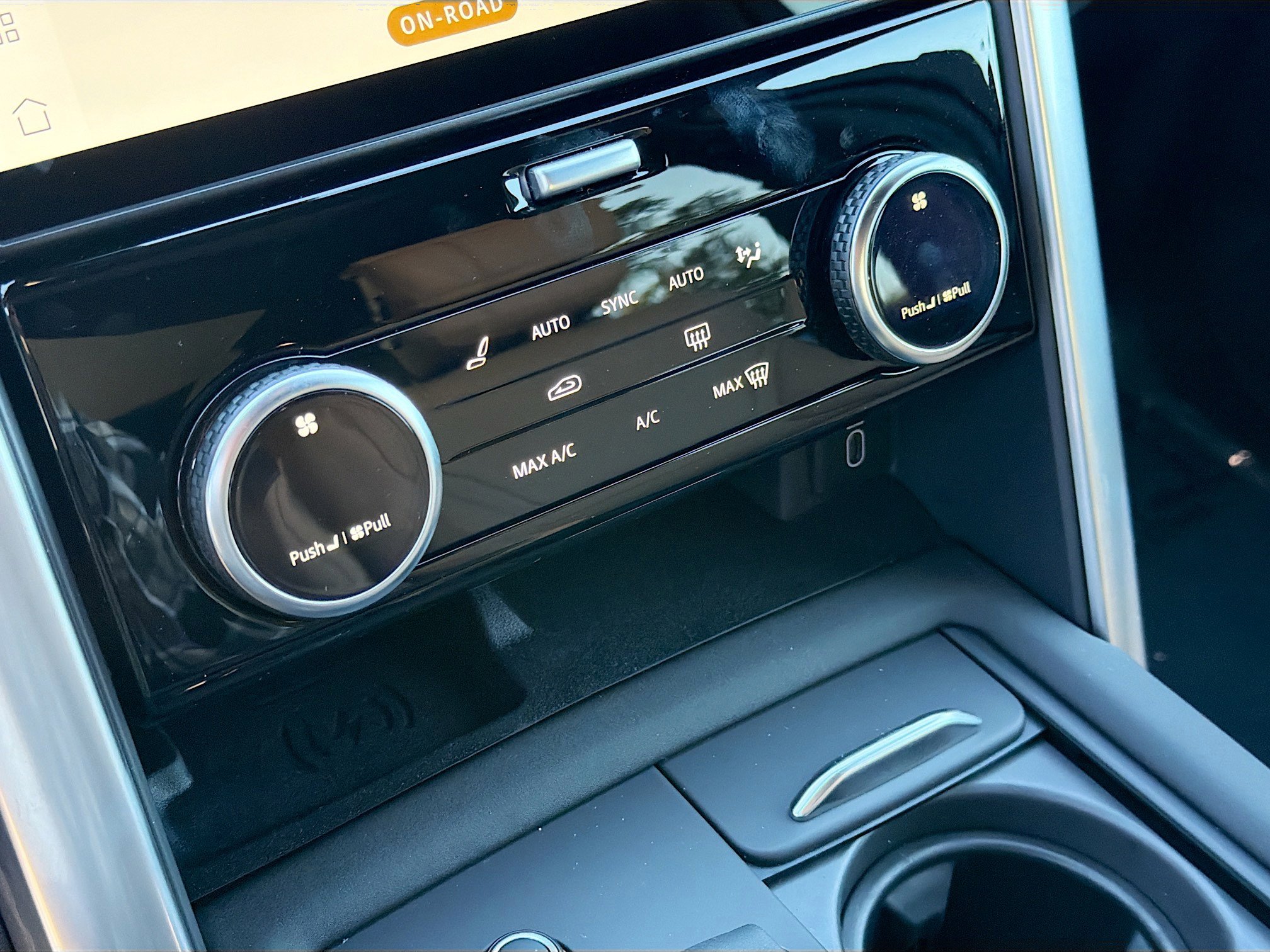 New 2026 Land Rover Discovery Dynamic SE image 34