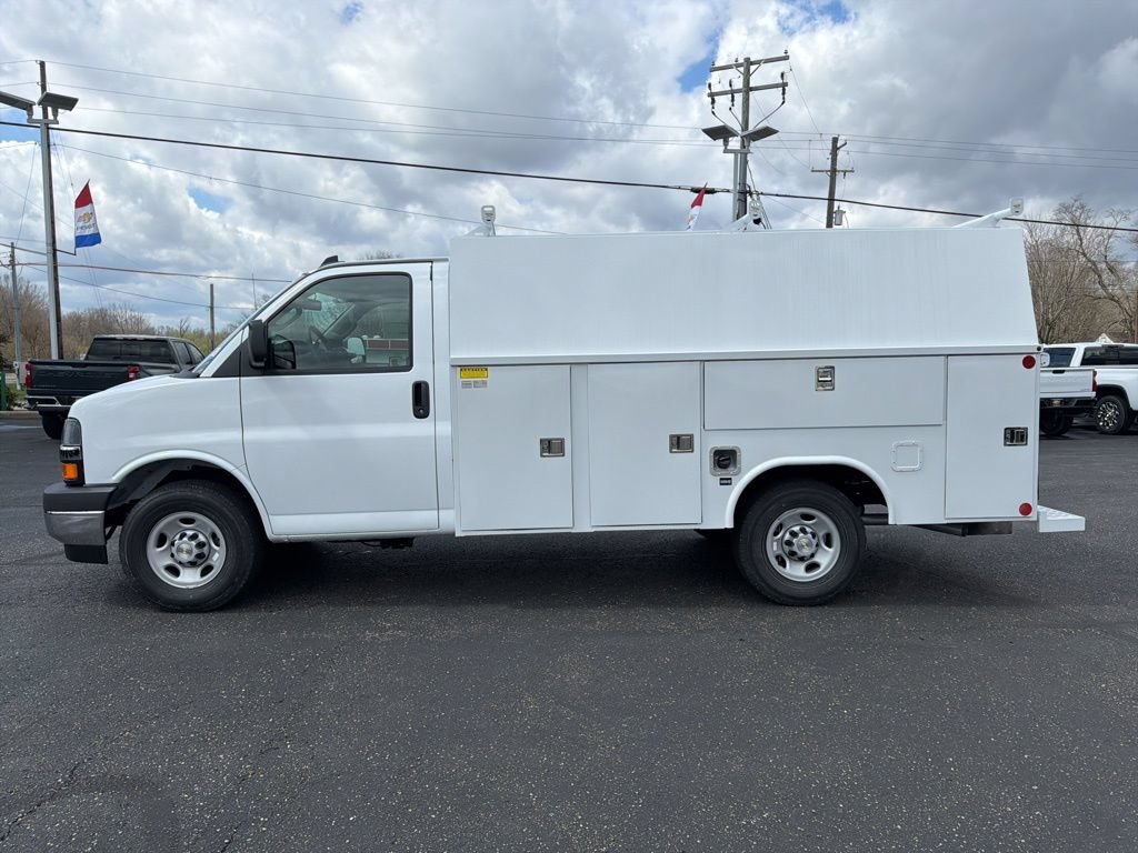 New 2026 Chevrolet Express 3500 w/ Power Convenience Package RWD image 21