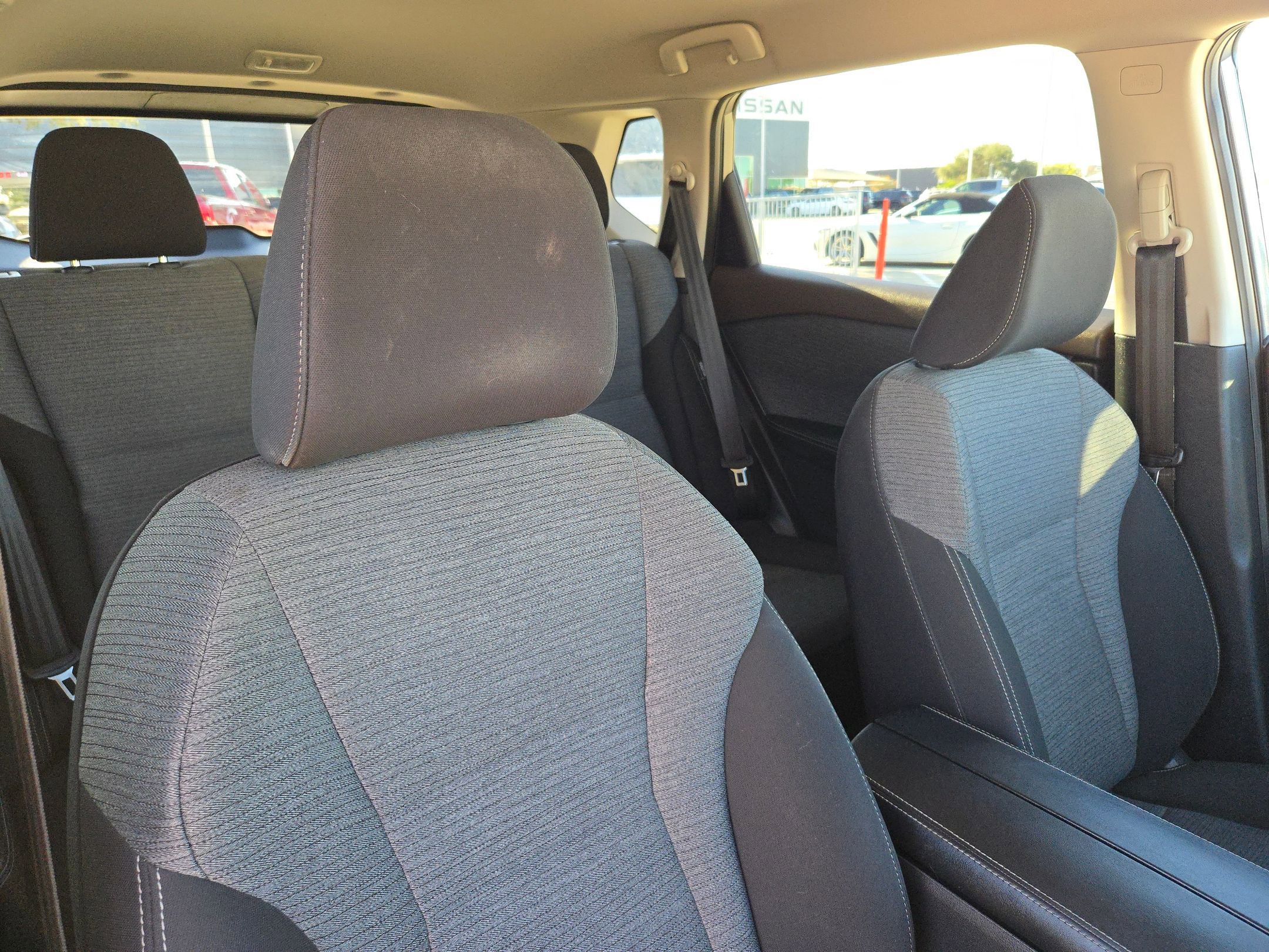 Used 2023 Nissan Rogue SV image 31