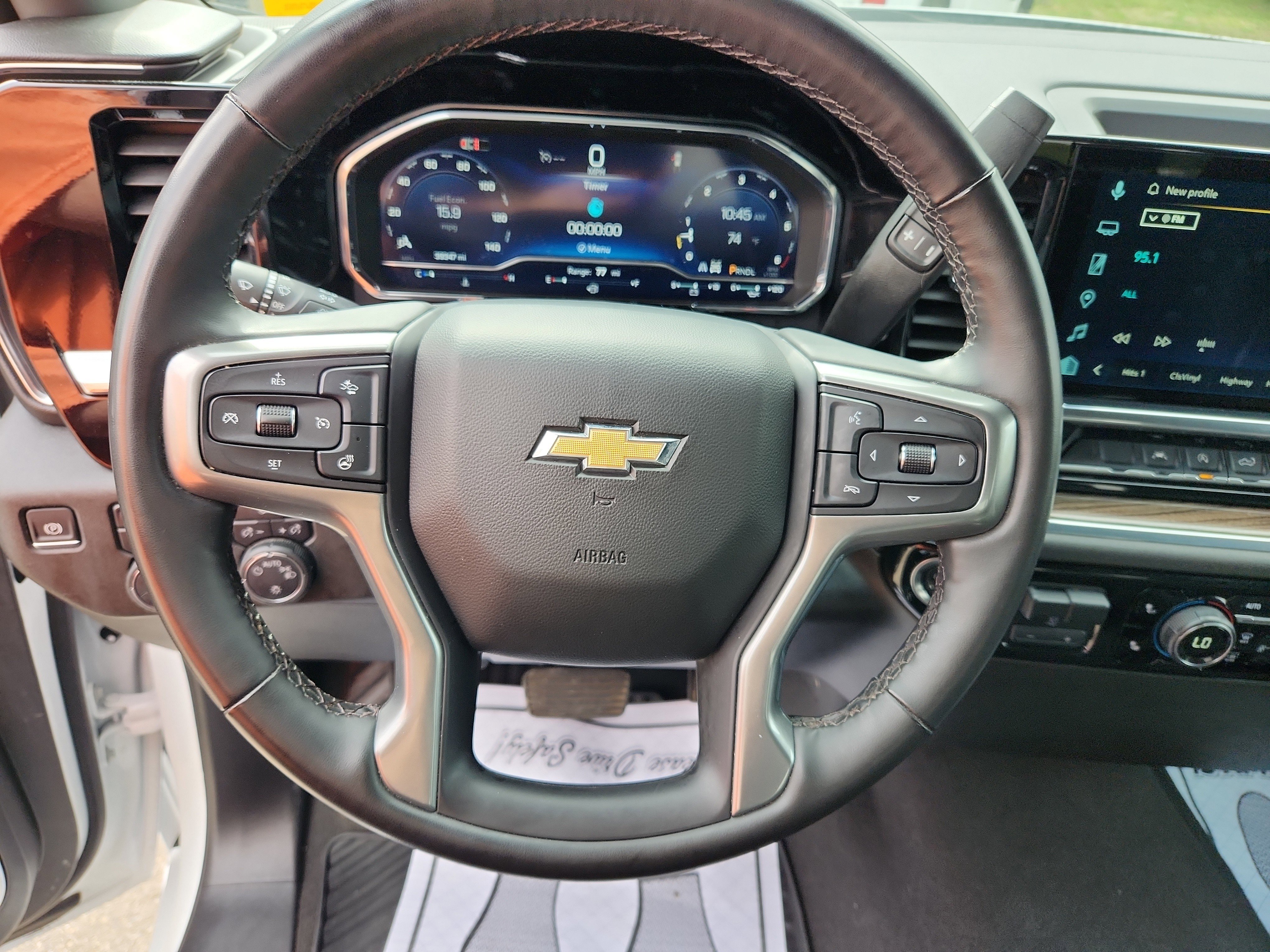 Used 2025 Chevrolet Silverado 1500 LT image 27