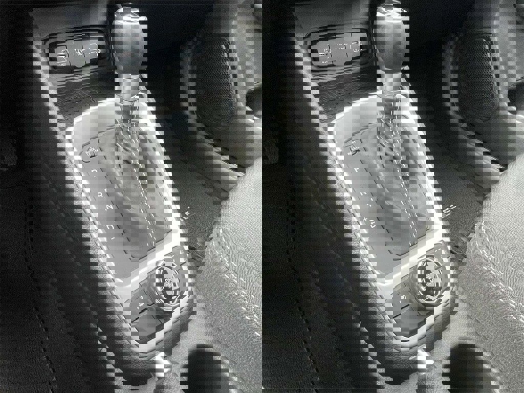 New 2026 Hyundai Venue SEL image 17