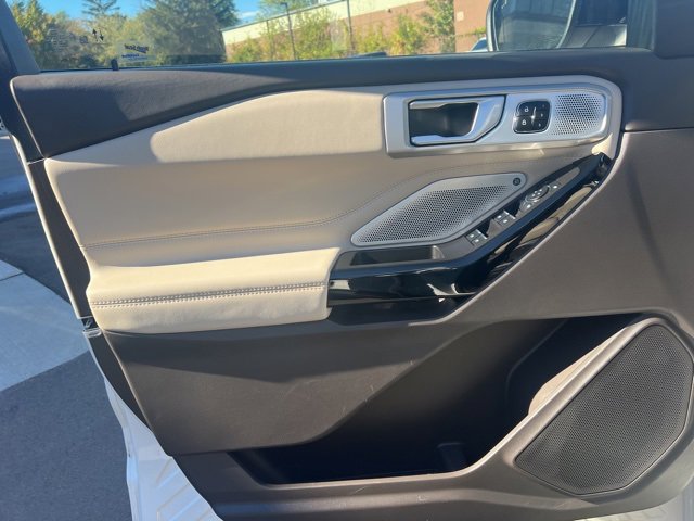 Used 2023 Ford Explorer Platinum w/ Technology Package image 23
