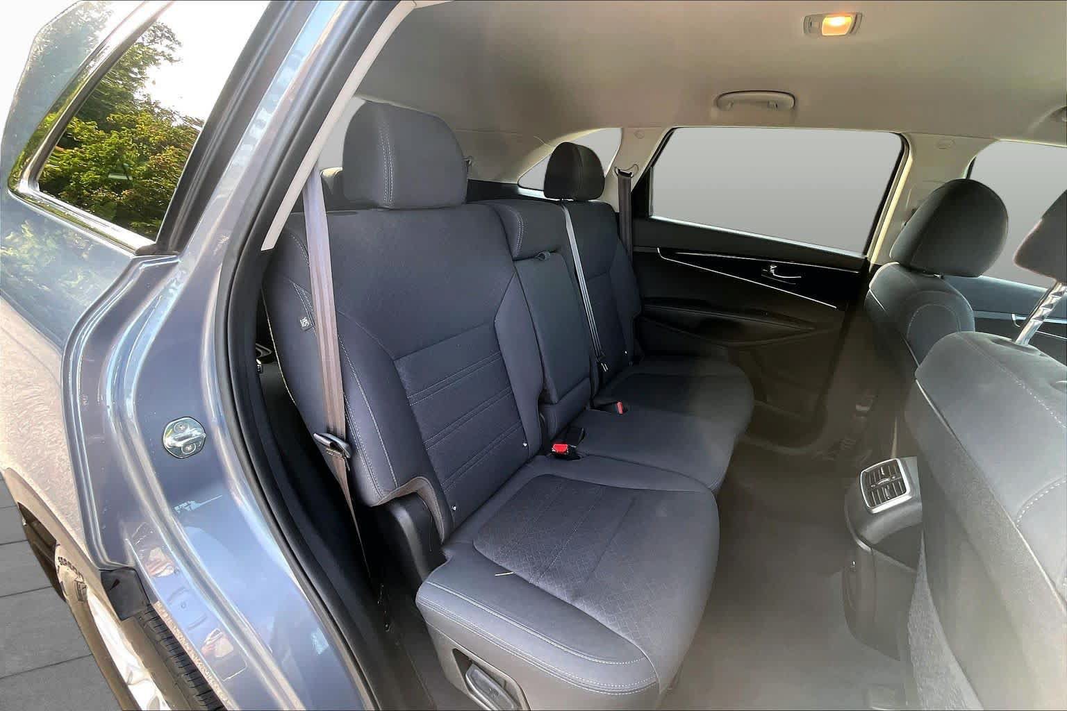 Used 2019 Kia Sorento L FWD image 19