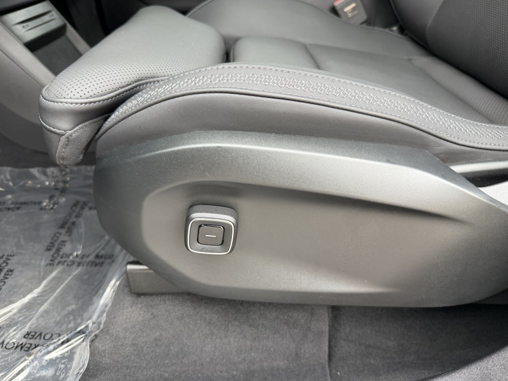 Used 2025 Volvo EX90 Plus AWD/4WD image 30