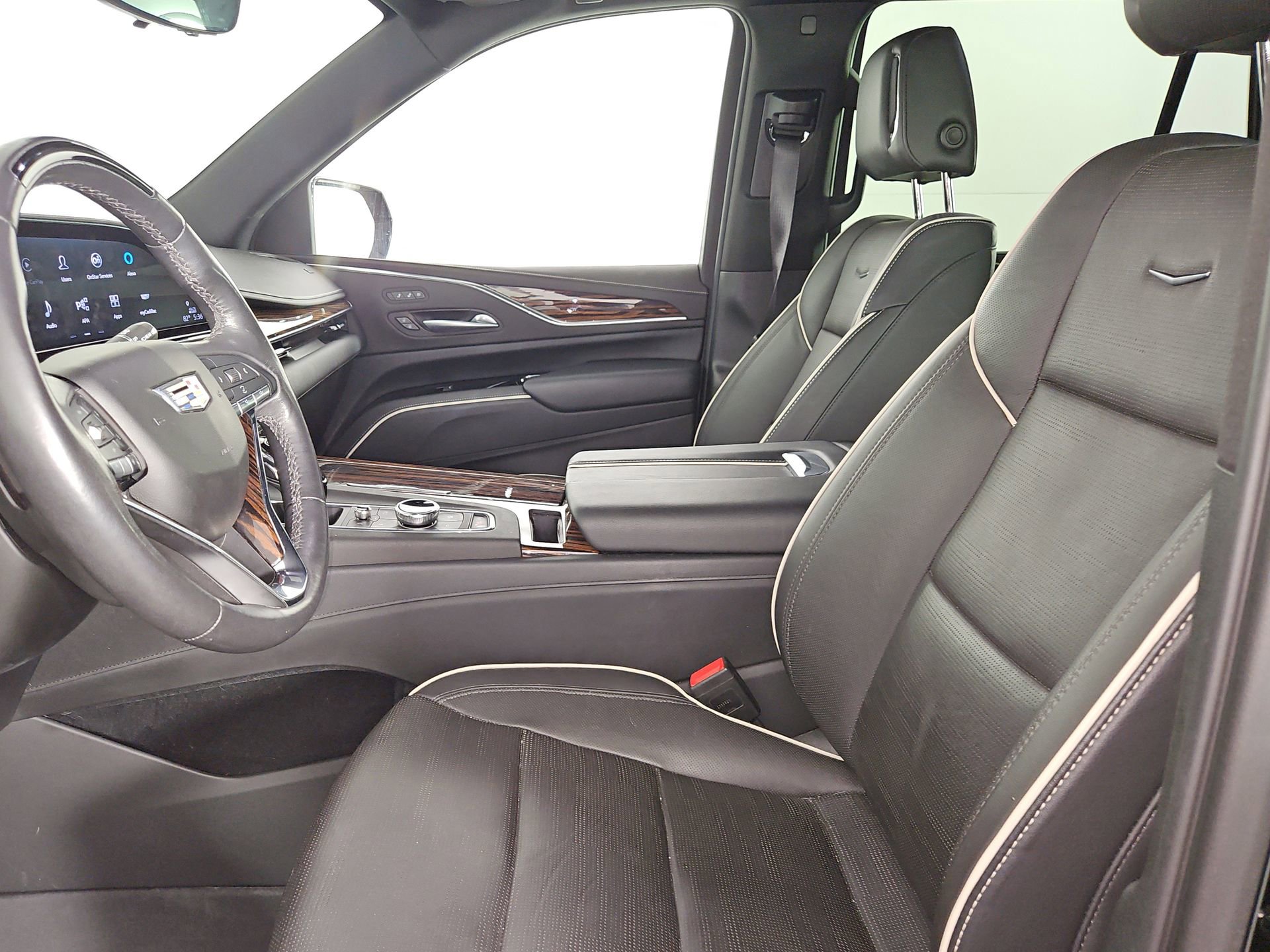 Used 2023 Cadillac Escalade Premium Luxury AWD/4WD image 16