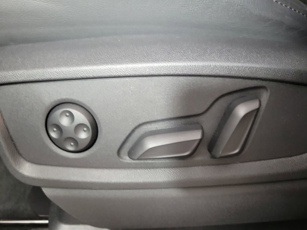 Used 2025 Audi Q5 2.0T Premium AWD/4WD image 22