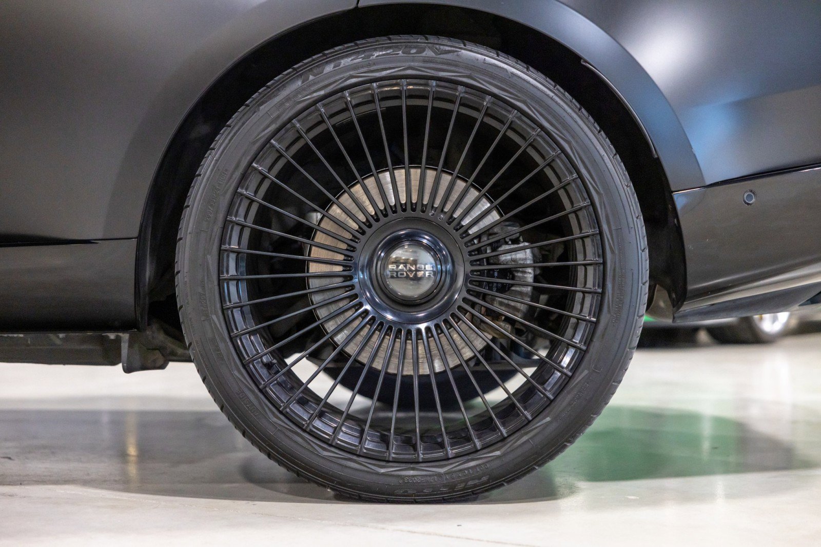 Used 2023 Land Rover Range Rover SE image 16