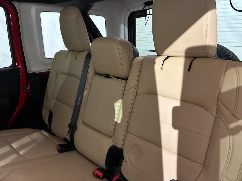 Used 2018 Jeep Wrangler Unlimited Sahara w/ Dual Top Group AWD/4WD image 9