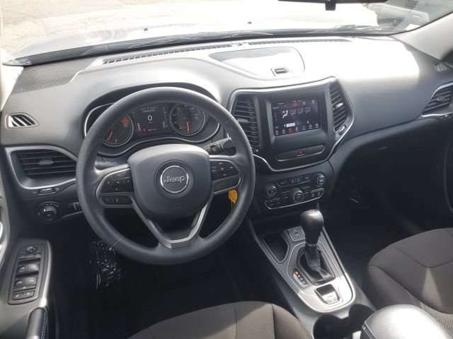Used 2019 Jeep Cherokee Latitude w/ Popular Appearance Group FWD image 10