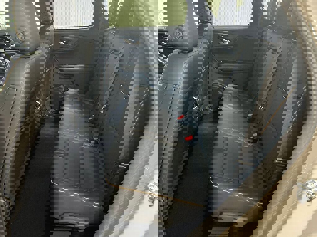 Used 2021 Chevrolet Blazer Premier w/ Driver Confidence II Package image 6