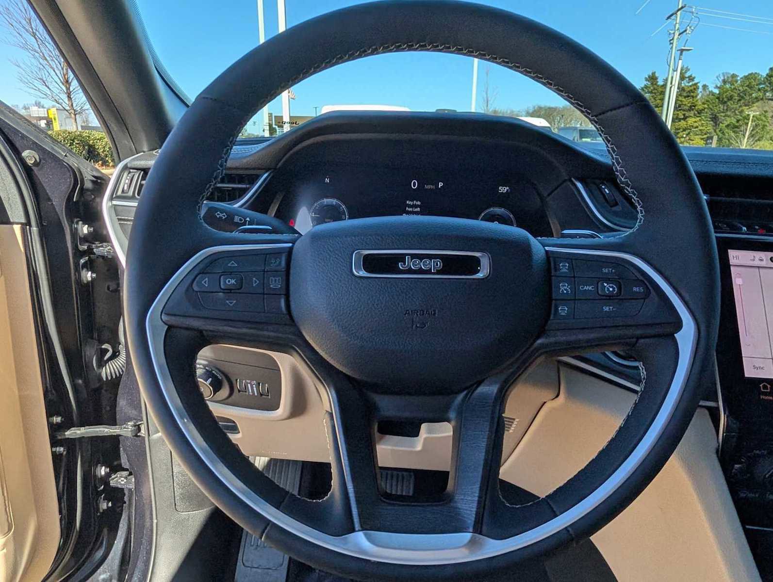 Used 2024 Jeep Grand Cherokee Limited image 8