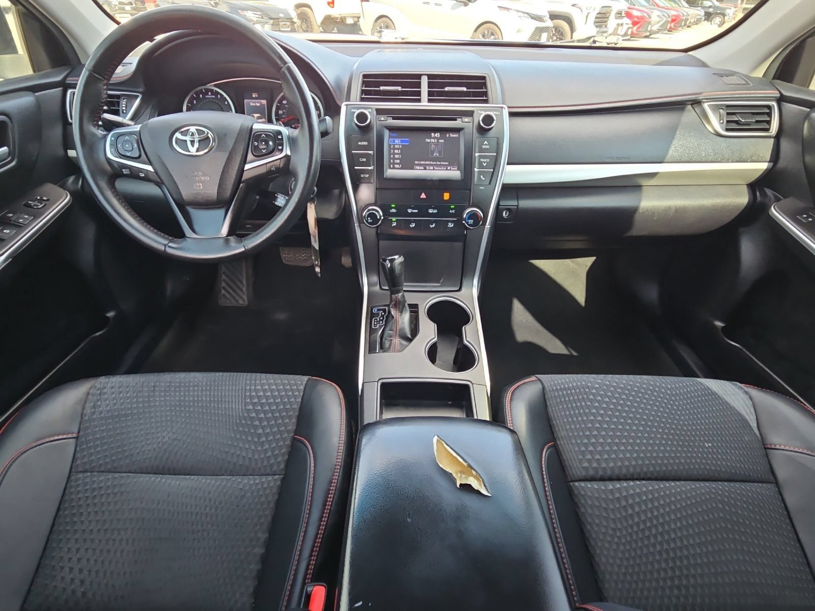 Used 2015 Toyota Camry SE FWD image 12