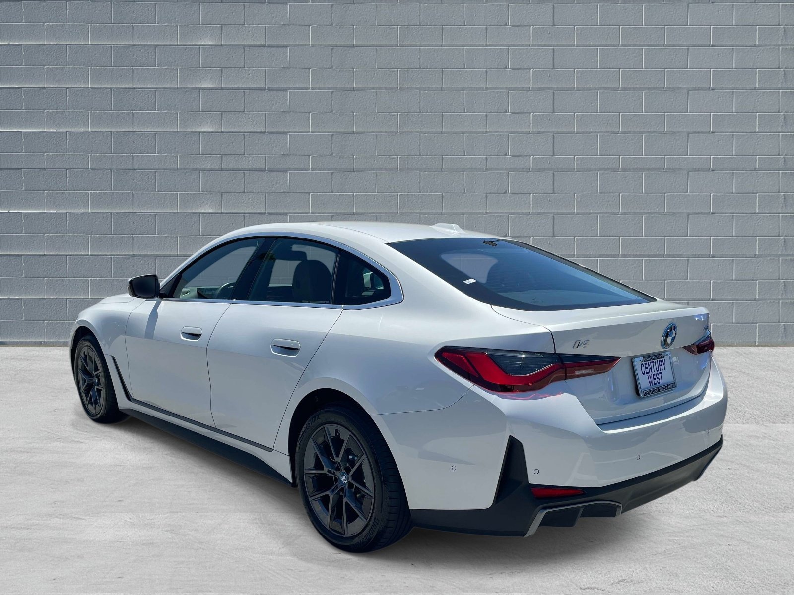 Certified 2023 BMW i4 eDrive40 w/ Premium Package RWD image 4