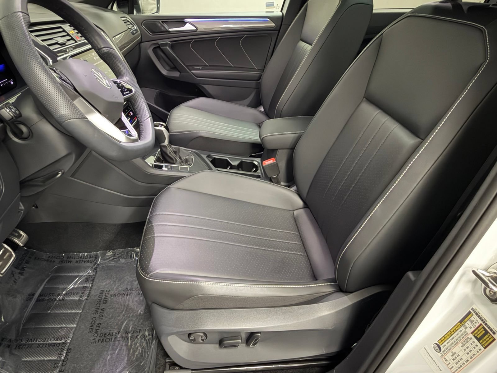 Used 2024 Volkswagen Tiguan SE R-Line FWD image 25