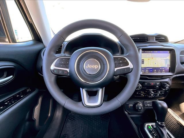 Used 2023 Jeep Renegade Latitude AWD/4WD image 17