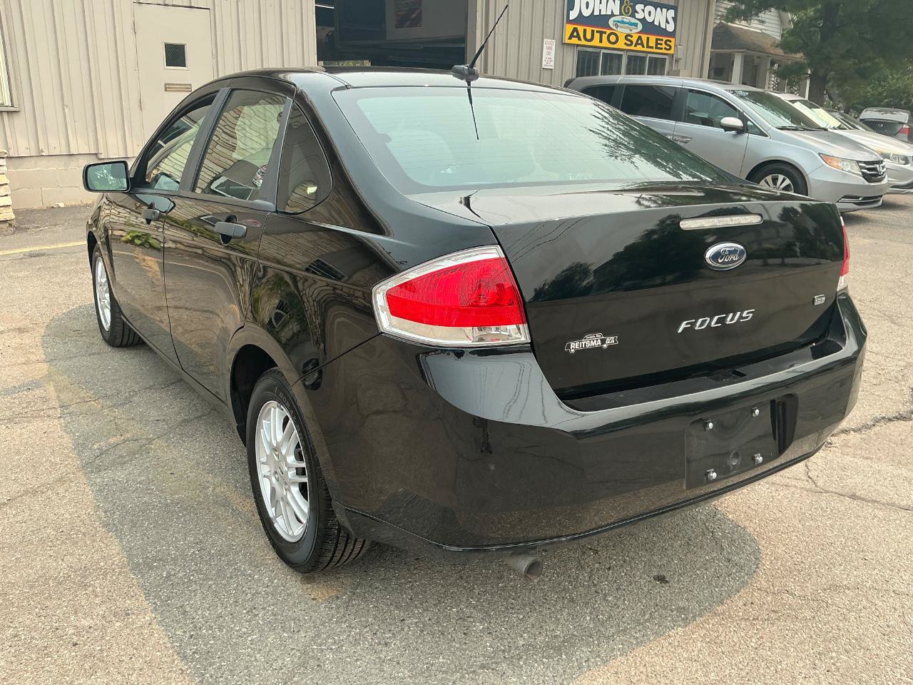 Used 2010 Ford Focus SE FWD image 5