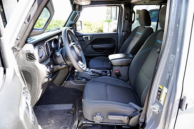 Certified 2023 Jeep Wrangler Unlimited Rubicon 4xe AWD/4WD image 17