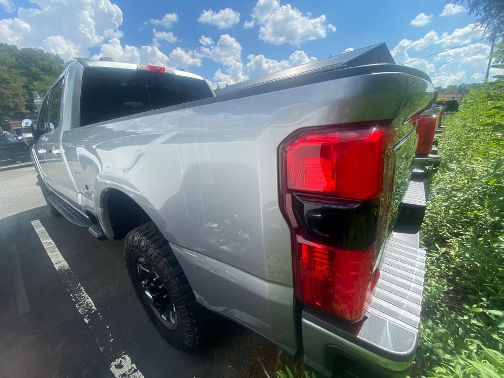 Used 2024 Ford F250 Platinum w/ Tremor Off-Road Package AWD/4WD image 2