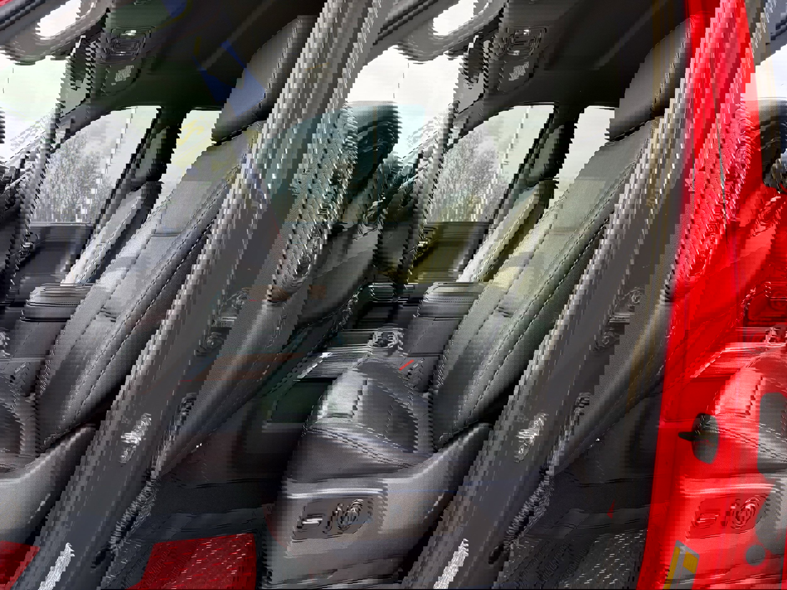 Used 2021 Chevrolet Silverado 1500 LT Trail Boss w/ Convenience Package II image 25