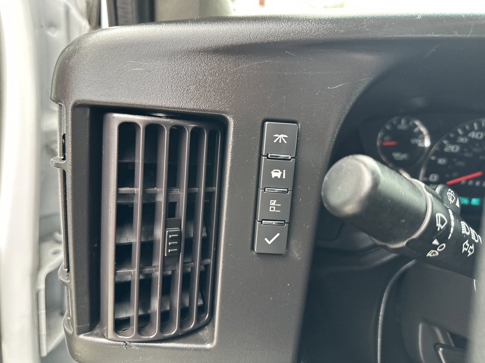 Used 2023 GMC Savana 2500 w/ Driver Convenience Package image 10