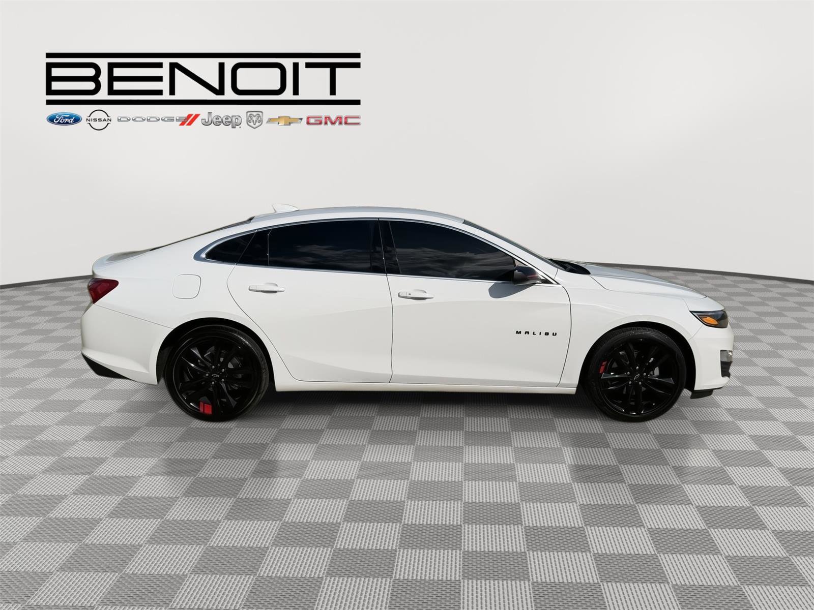 Used 2023 Chevrolet Malibu LT w/ Redline Edition FWD image 6