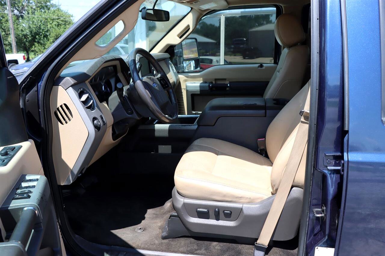 Used 2016 Ford F250 Lariat w/ Lariat Interior Package image 6