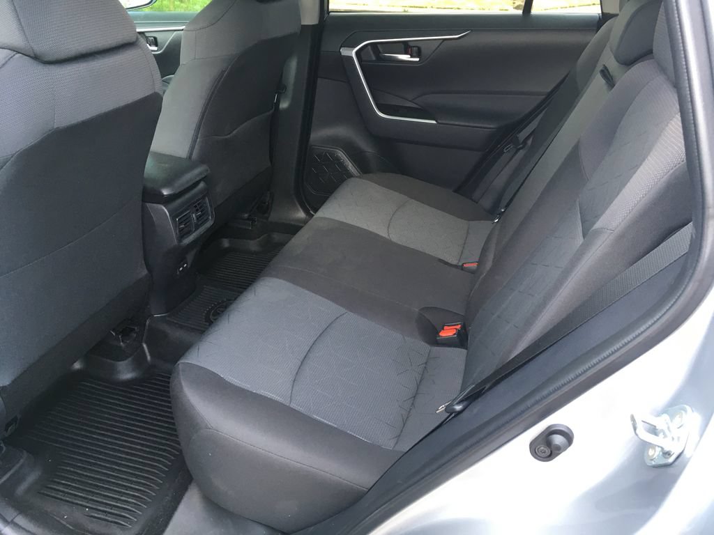 Used 2025 Toyota RAV4 XLE AWD/4WD image 25