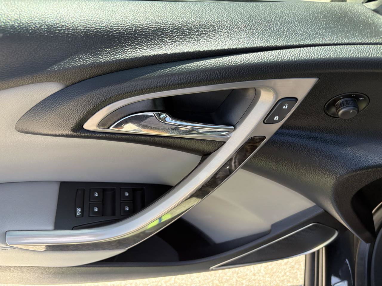Used 2014 Buick Verano Convenience FWD image 16