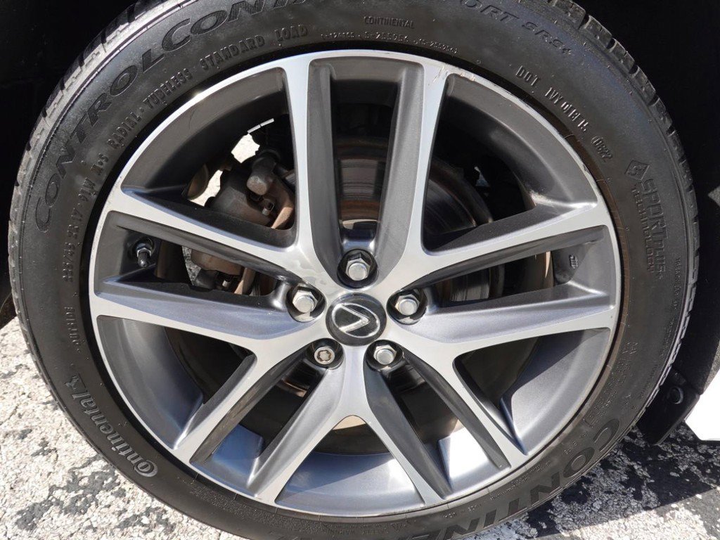 Used 2015 Lexus CT 200h w/ Navigation Package FWD image 9