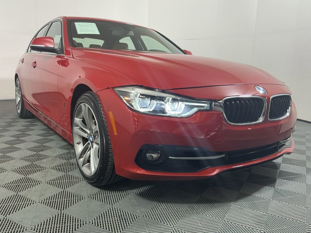 Used 2018 BMW 330e w/ Convenience Package image 4