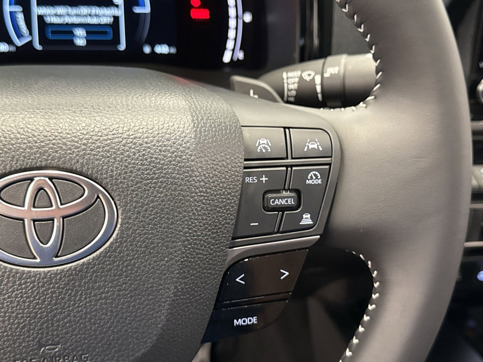 Used 2025 Toyota Camry SE AWD/4WD image 34