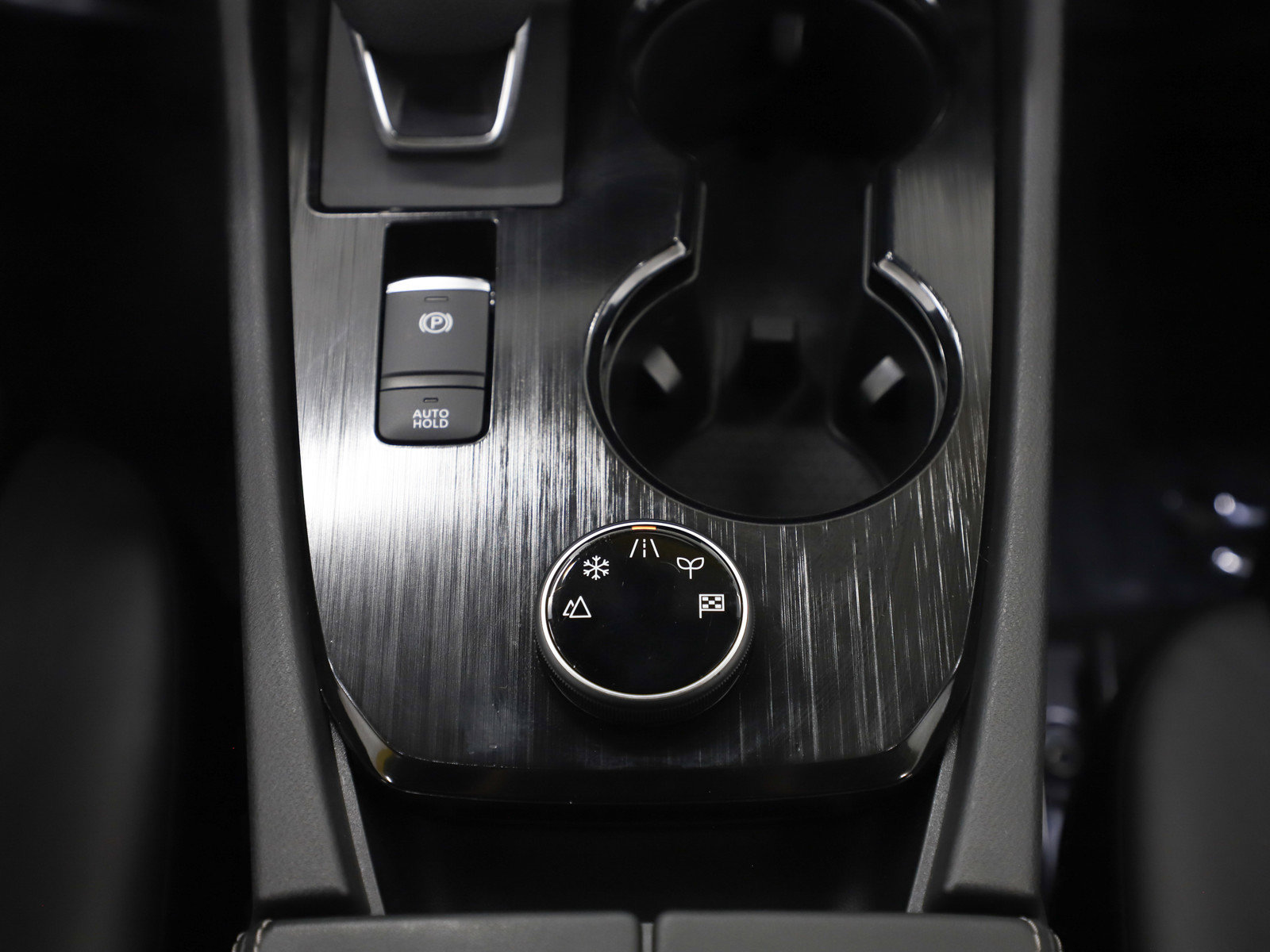 Used 2026 Nissan Rogue SV w/ SV Premium Package image 19