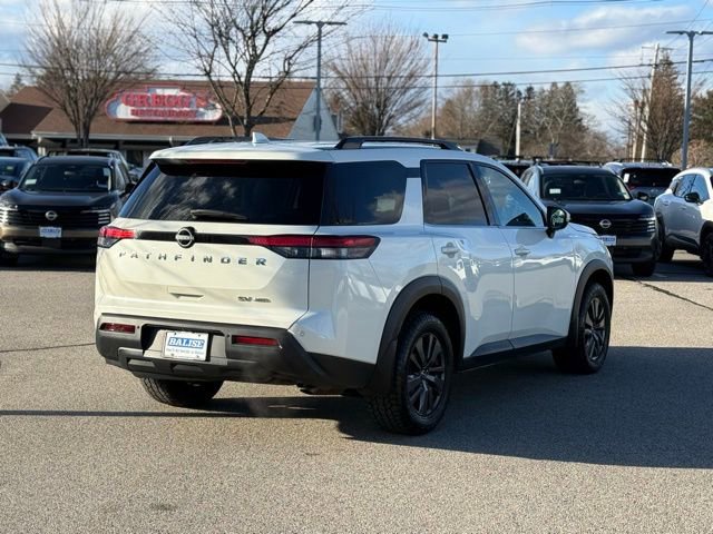 Used 2022 Nissan Pathfinder SV image 5