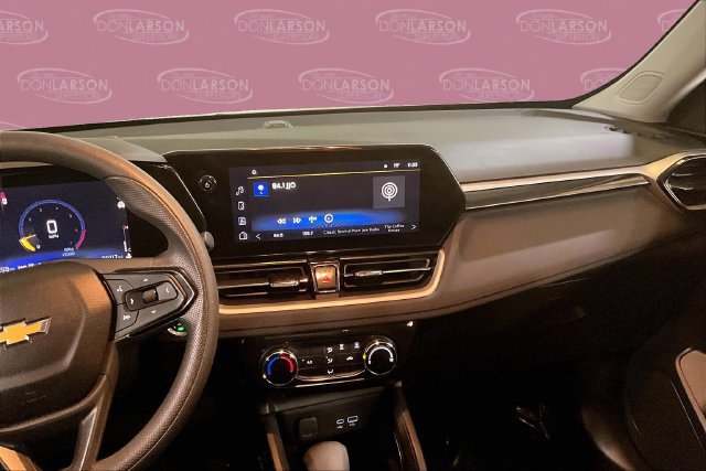 Used 2025 Chevrolet TrailBlazer LT AWD/4WD image 31