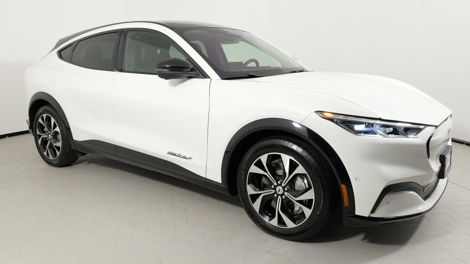 Used 2022 Ford Mustang Mach-E Premium image 8