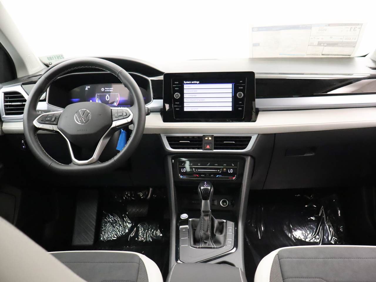 New 2026 Volkswagen Taos SE FWD image 12