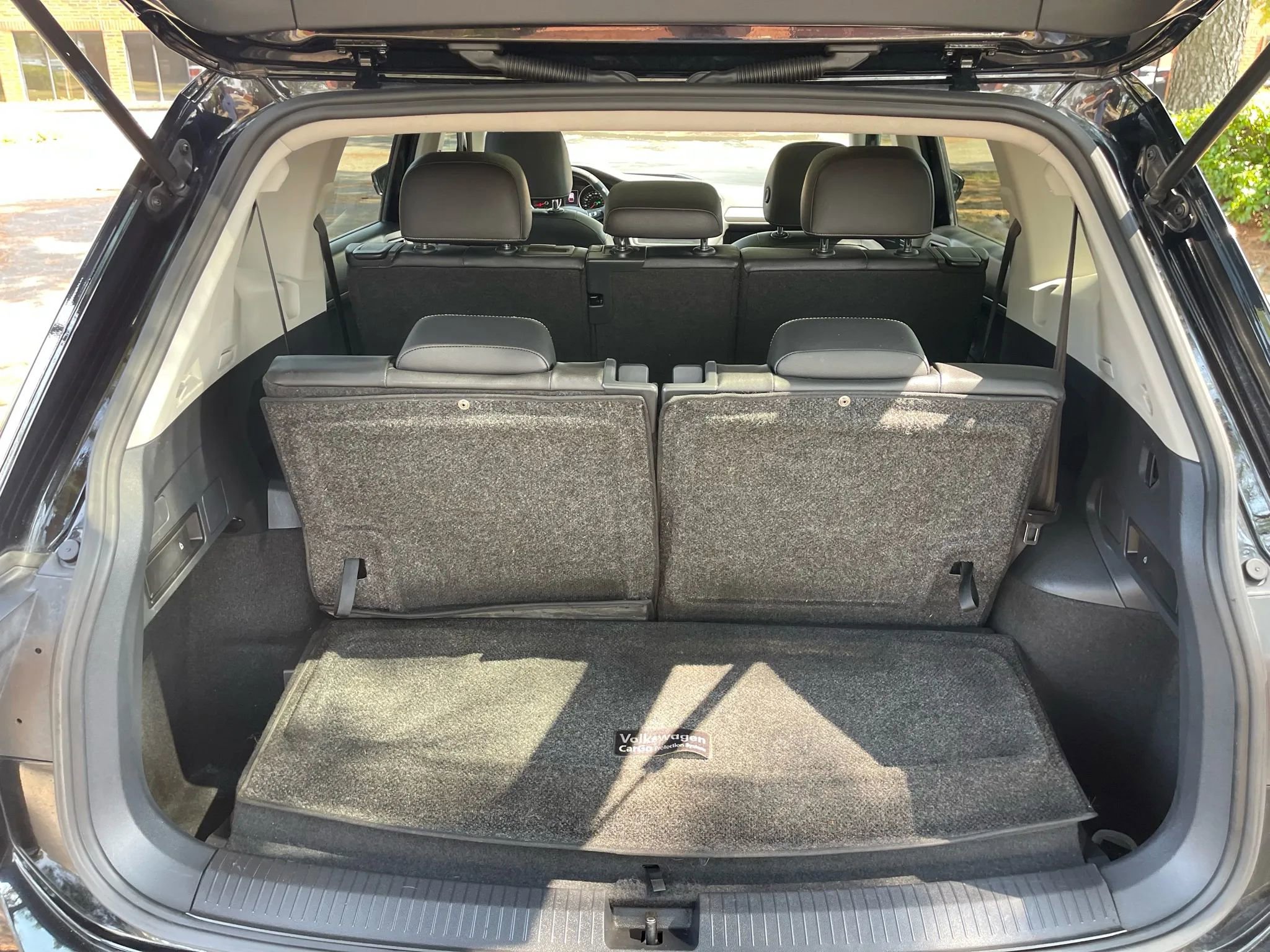 Used 2021 Volkswagen Tiguan SE image 15