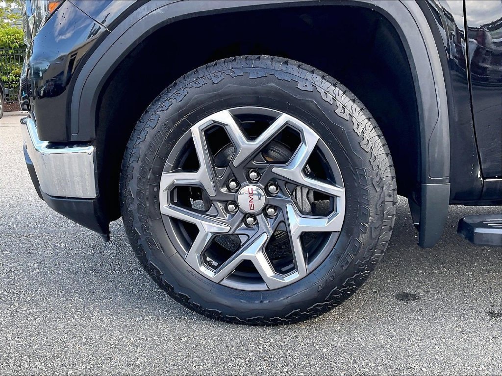 Used 2023 GMC Sierra 1500 SLT w/ SLT Premium Package AWD/4WD image 7