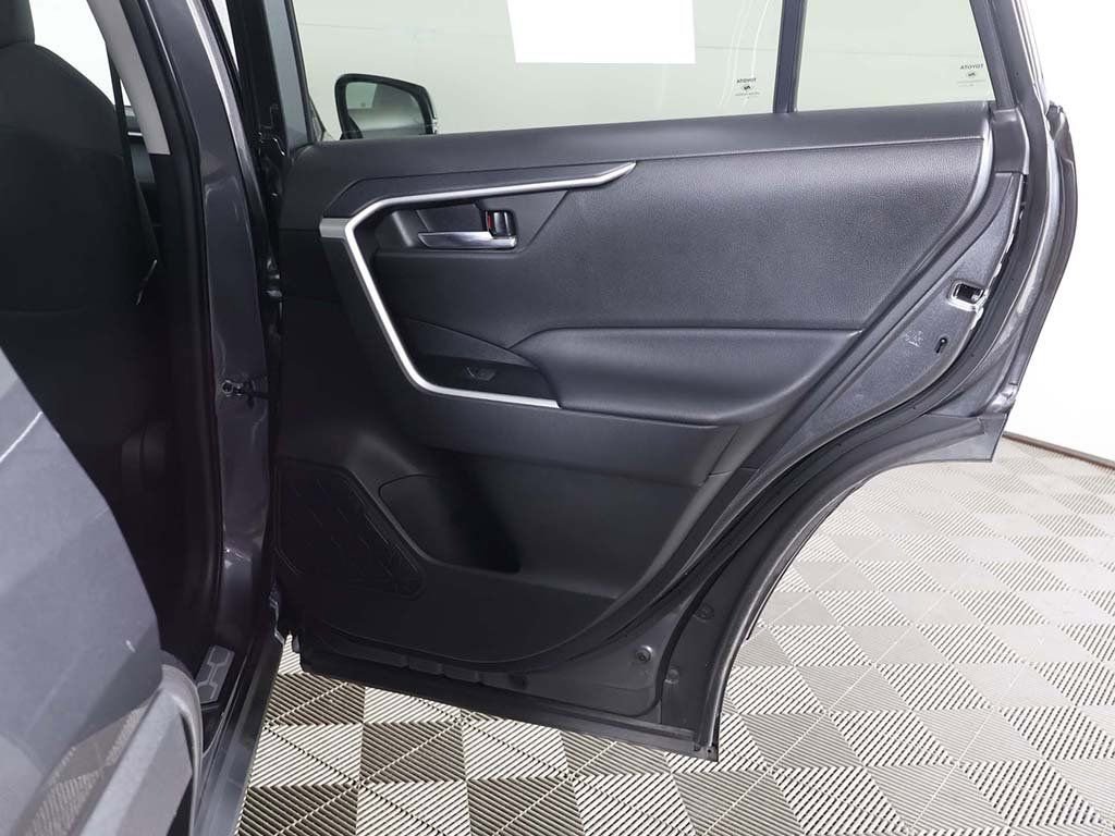 Used 2022 Toyota RAV4 XLE w/ Convenience Package image 27