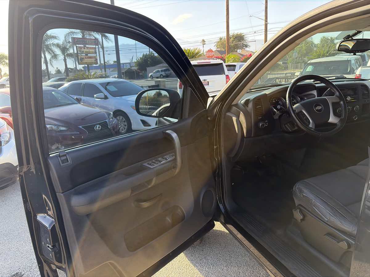 Used 2009 Chevrolet Silverado 1500 LT w/ Power Pack Plus RWD image 6
